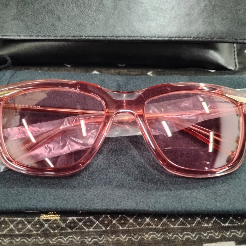 Derek Lam Vivian Pink Sunglasses - Picture 4 of 9